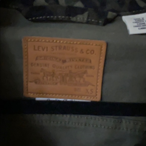 Levi’s camo print jacket - Picture 2 of 6